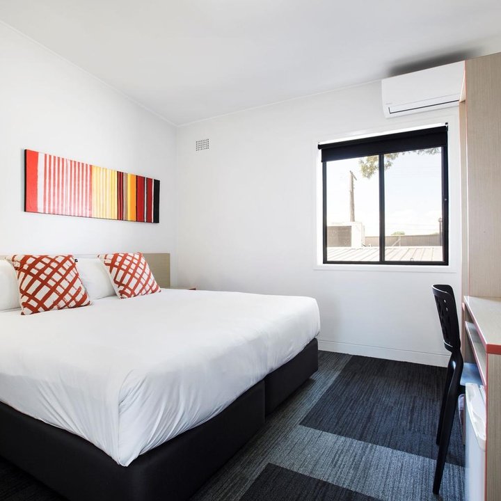 Villawood Hotel