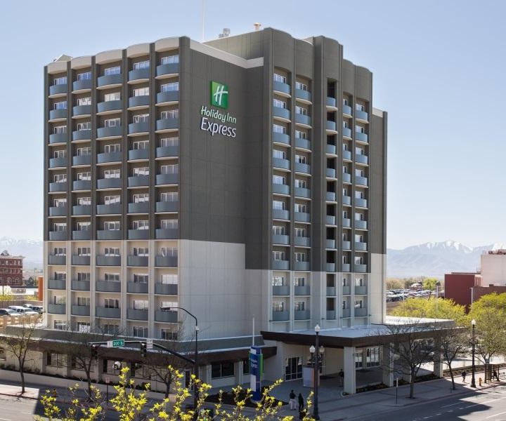 Holiday Inn Express & Suites Santa Ana - Orange County, an IHG Hotel