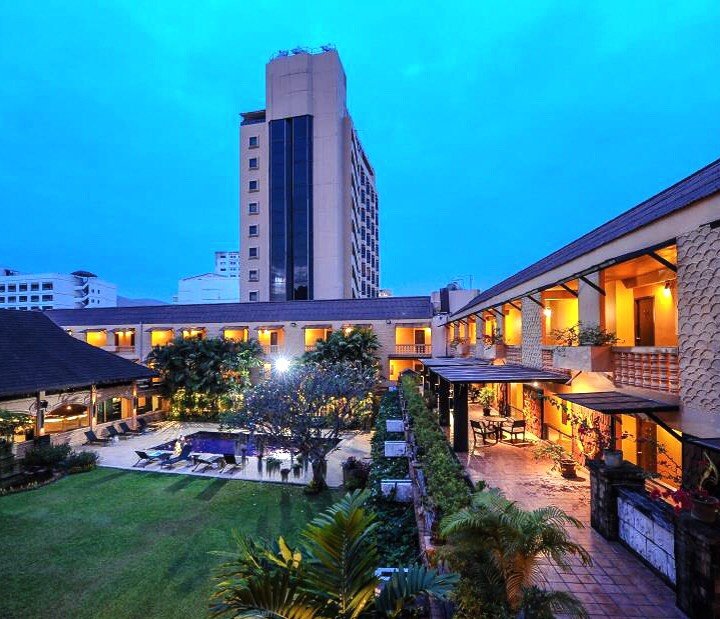 Holiday Garden Hotel & Resort