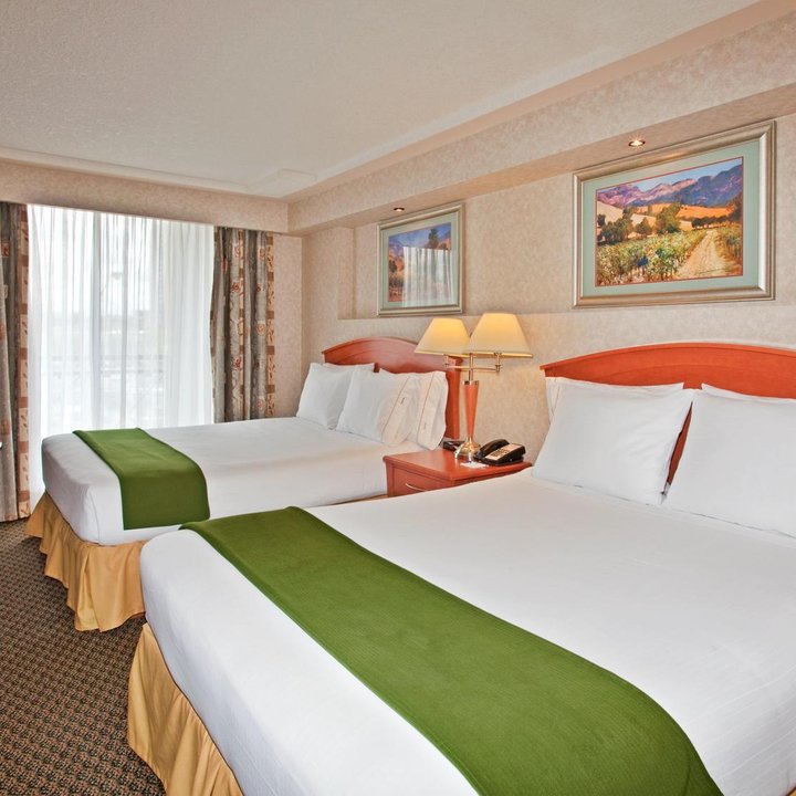 Holiday Inn Express & Suites Calgary