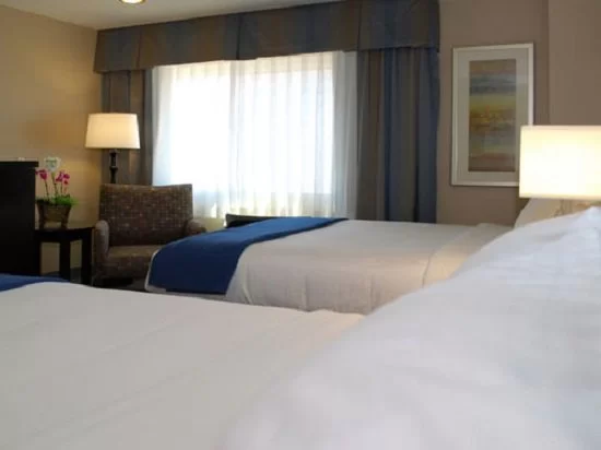 Holiday Inn Express & Suites Los Angeles Downtown West