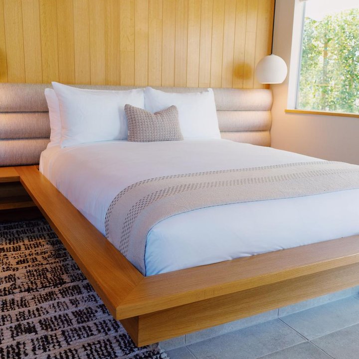 天藍天空酒店 - 限成人