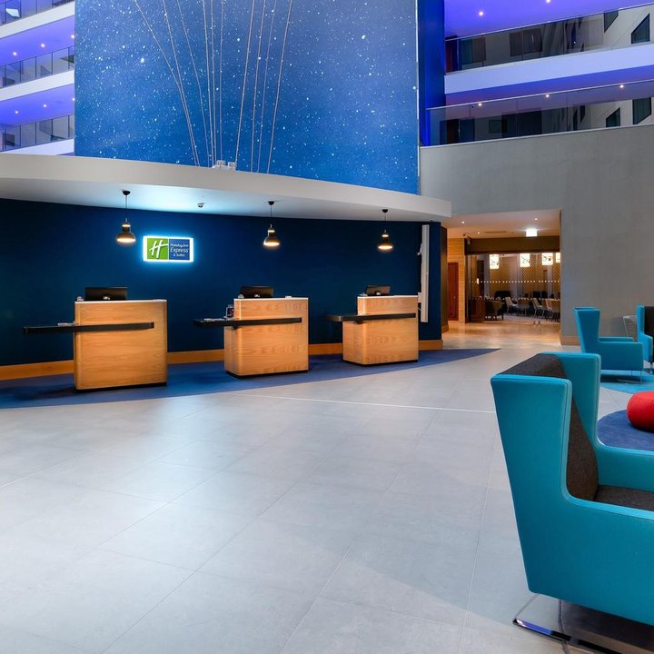 Holiday Inn Express London Heathrow T4