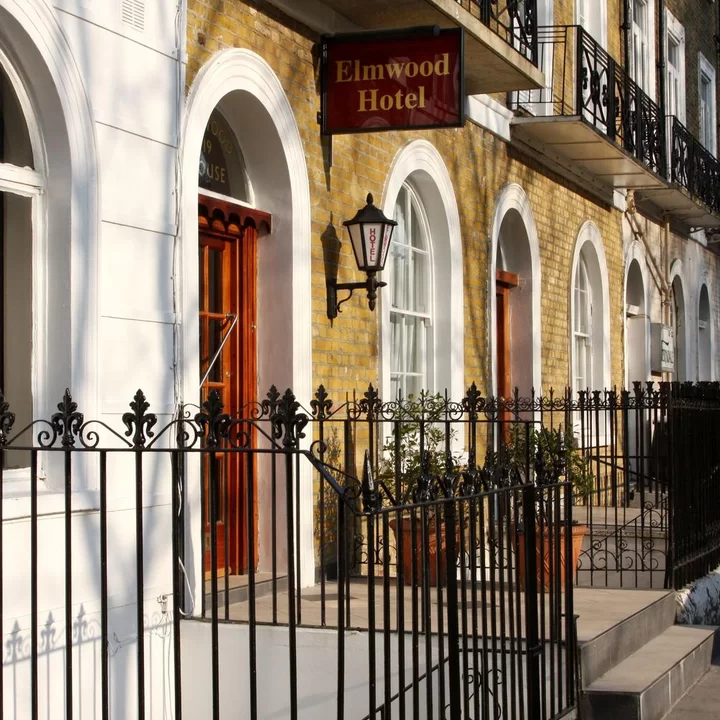 埃爾姆伍德酒店