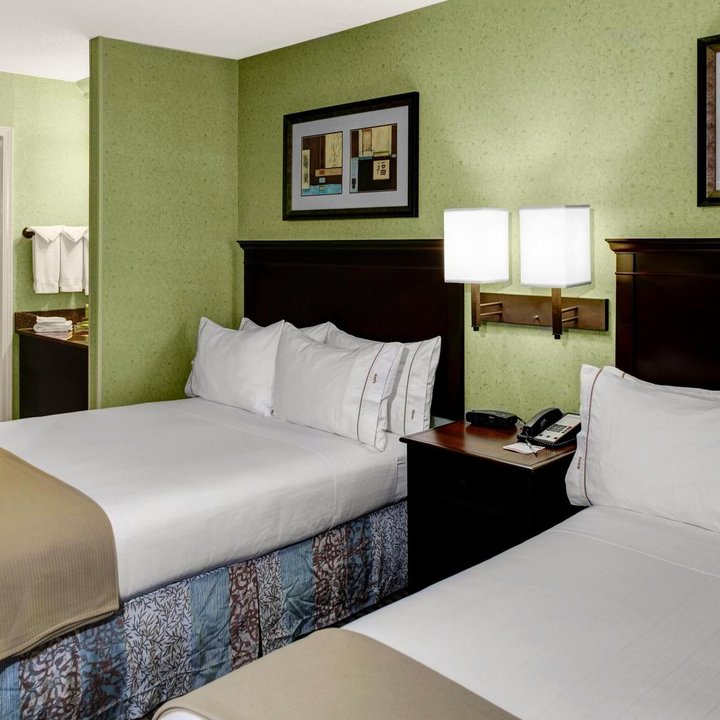 Holiday Inn Express & Suites Atlanta Buckhead