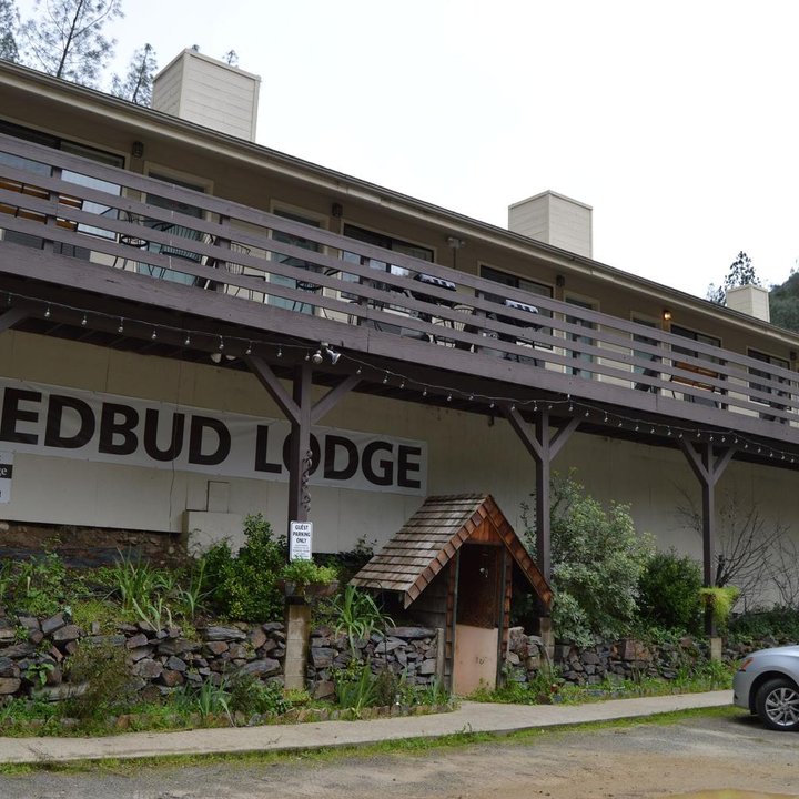 Red BUD Lodge