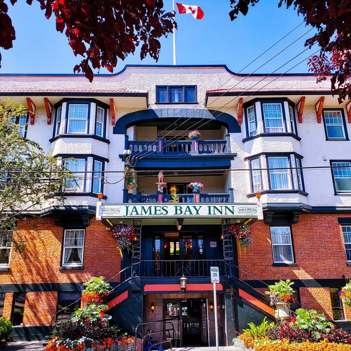 James Bay Inn Hotel, Suites & Cottage