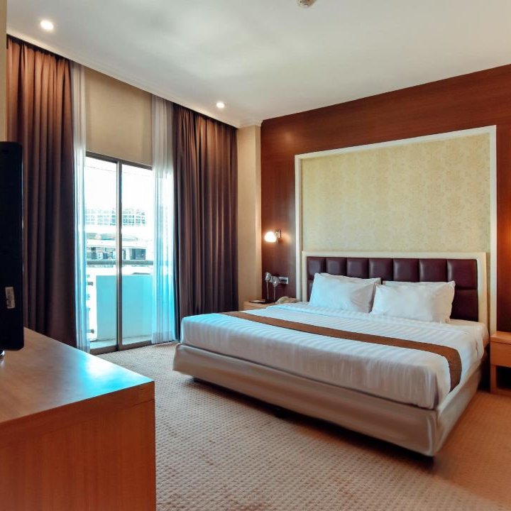 Surabaya Suites Hotel Powered by Archipelago