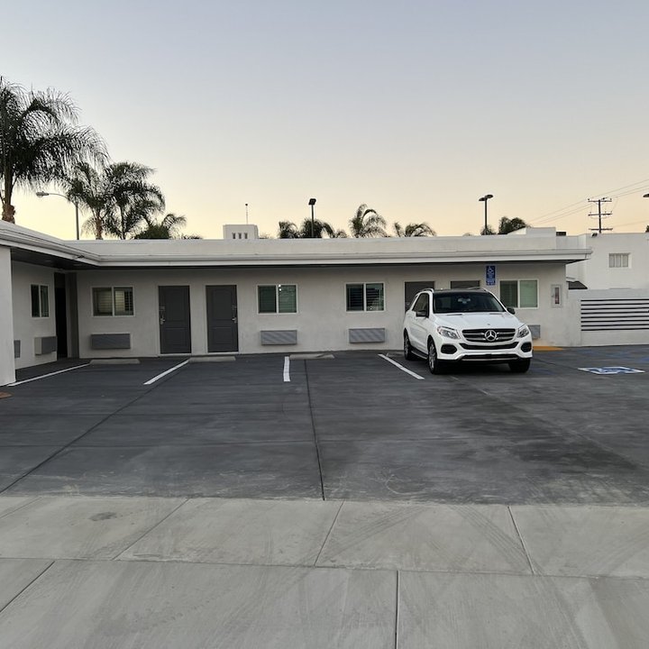Erth Inn by Aga Bell Gardens