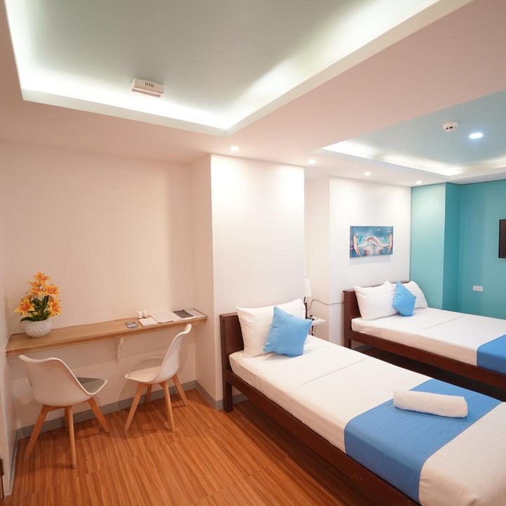 Arzo Hotel Premier