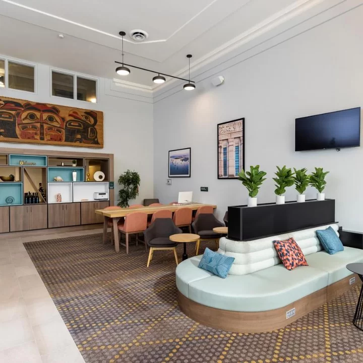 Holiday Inn Victoria – Elk Lake