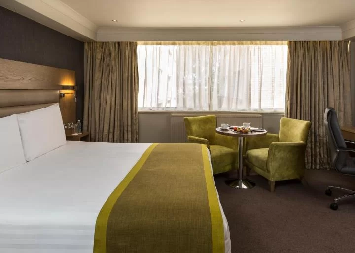 都柏林鮑寧頓酒店