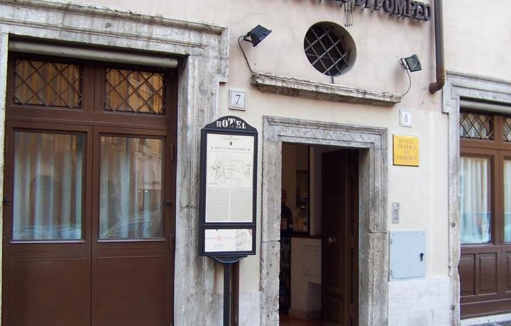 Hotel Teatro di Pompeo