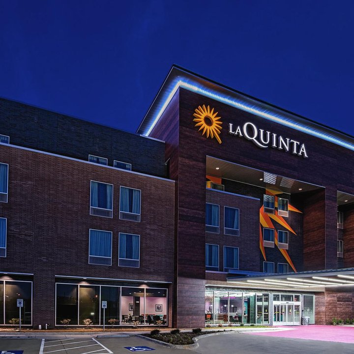 La Quinta Inn & Suites by Wyndham Dallas Grand Prairie North