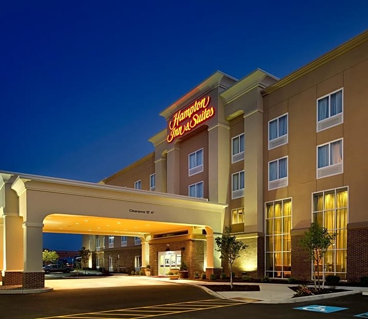 Hampton Inn & Suites Buffalo/Airport