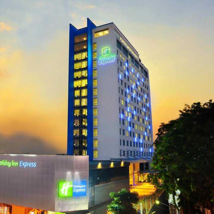 Holiday Inn Express 泗水心房