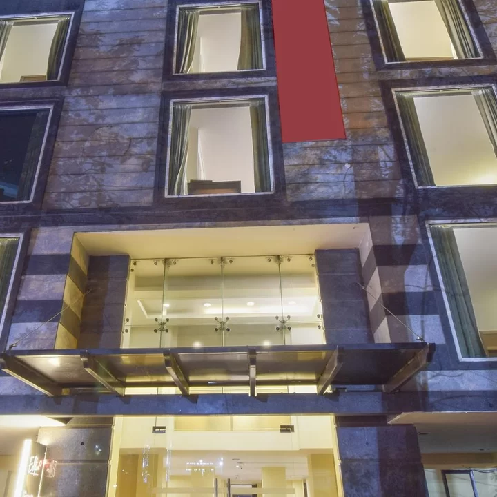 Edition O 300067 Friends Colony East