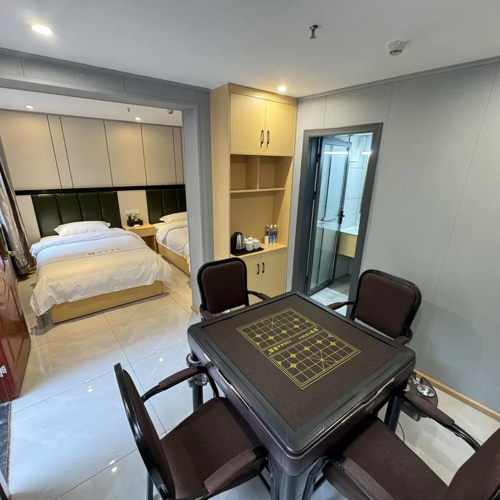 安顺黔中商务酒店(火车站店),地址:西秀区火车站中华南路105号,预订价格,联系电话,地址位置【同程酒店】