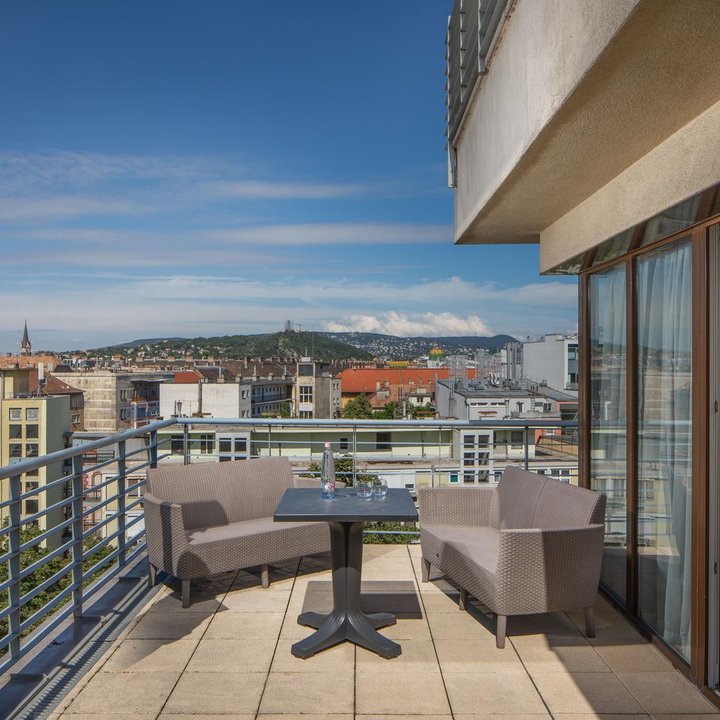 埃斯卡拉套房酒店