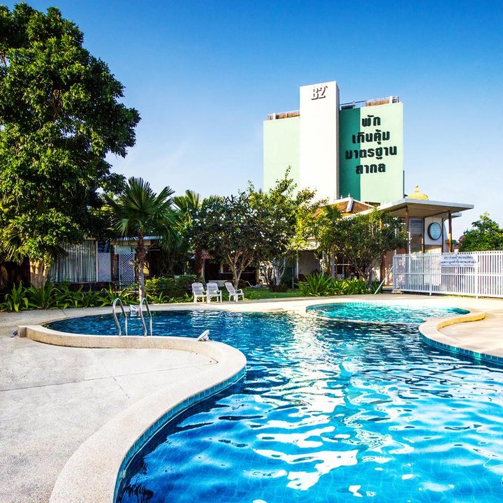 B2 Premier Hotel & Resort