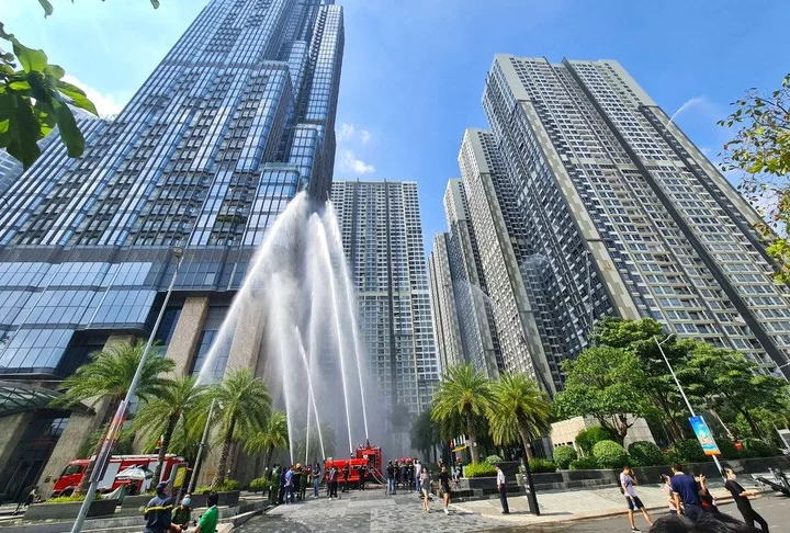 地標81塔中央公園公寓酒店