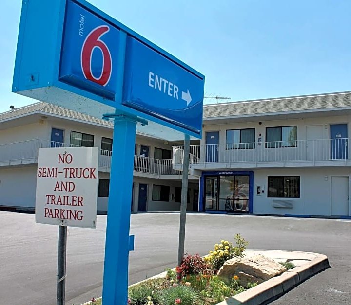 Motel 6 Atascadero, CA