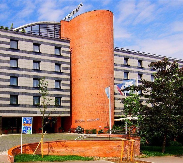 Expo Hotel