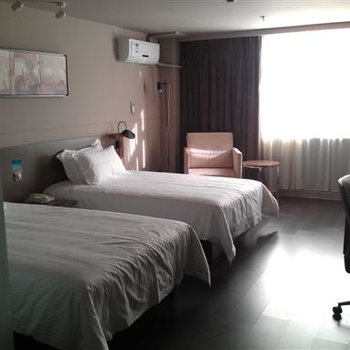 天津静海县聚龙大酒店(西城店)酒店预订电话:022-60297079 预定 订房