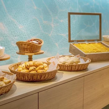 the b osaka-shinsekai