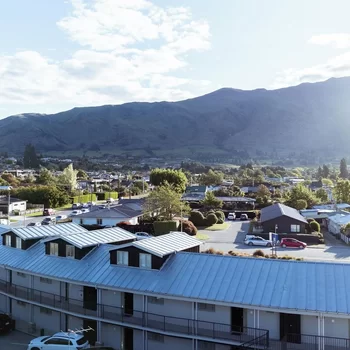 瓦訥卡清溪汽車旅館