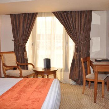 艾里弗鬱金香酒店