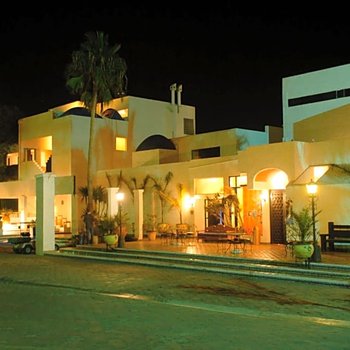 Las Rocas Resort & Spa