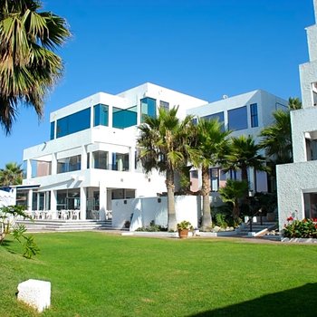 Las Rocas Resort & Spa