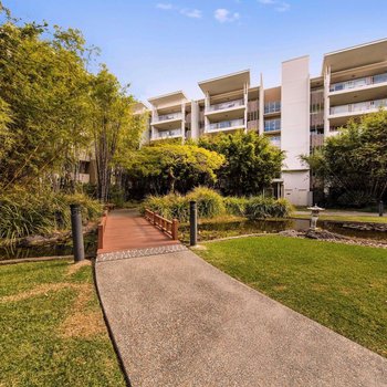 Oaks Brisbane Mews Suites