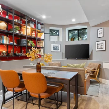 Wrigleyville Suites Room 1