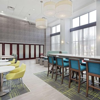 奧蘭多國際大道北希爾頓歡朋套房酒店