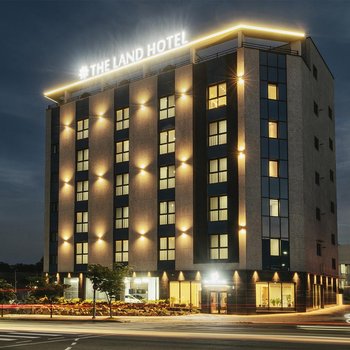 The Land Hotel Hayang Branch
