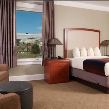 Mammoth Hot Springs Hotel