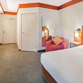 La Quinta Inn & Suites by Wyndham Miami Cutler Bay