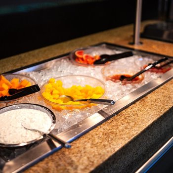 米德瓦利水晶套房酒店