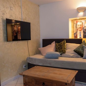 在宮殿的陰影下