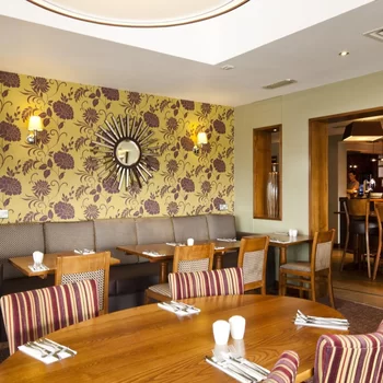 優品迎愛丁堡機場酒店(M9, Jct1)