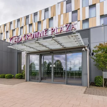 阿伯丁機場皇冠假日酒店