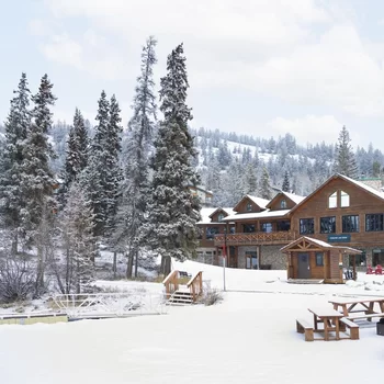 金字塔湖度假村