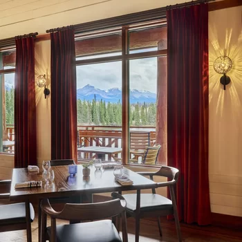 金字塔湖度假村