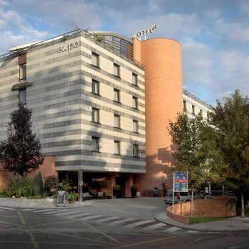 Expo Hotel