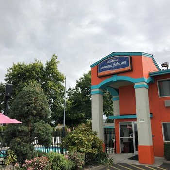 Howard Johnson by Wyndham Salem
