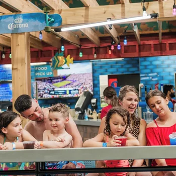 尼亞加拉瀑布大狼屋酒店