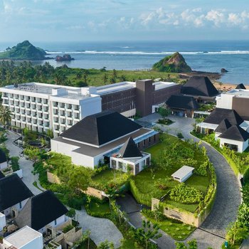Pullman Lombok Merujani Mandalika Beach Resort