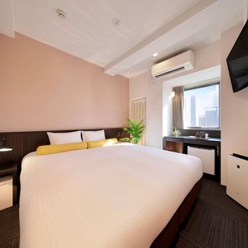 Nipponbashi Crystal Hotel